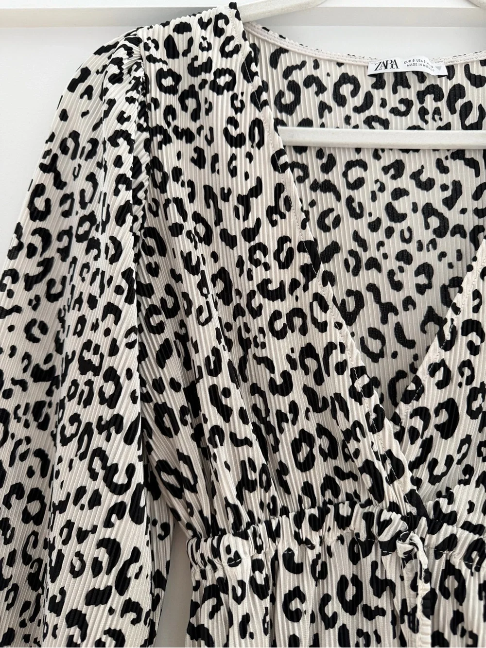 Zara White and Black Leopard Print Cinched Waist Blouse